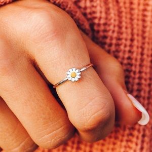 DAISY RING